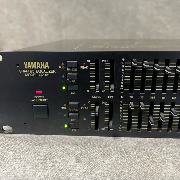Yamaha Q2031 Stereo
31-Band Graphic Equalizer Q-2031 - Picture 11 of 11